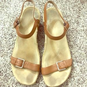 Vionic wedge sandal